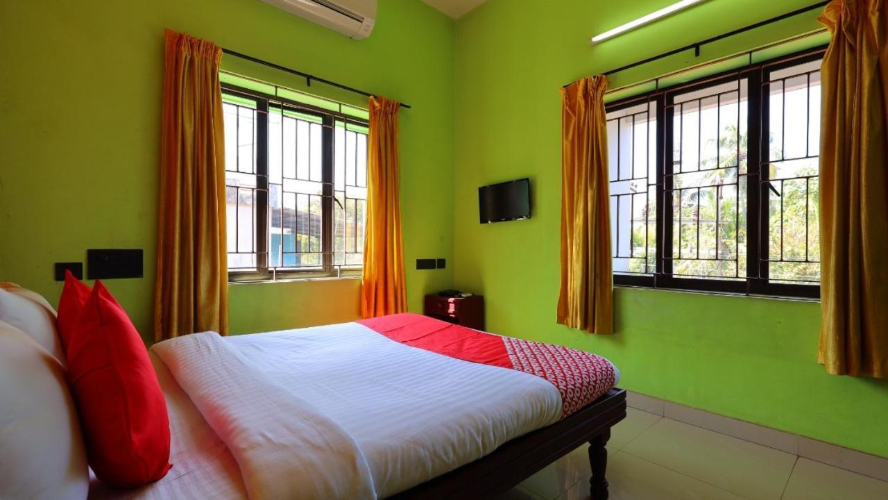 Hotel Kukuresidency à Wadakkanchery Extérieur photo
