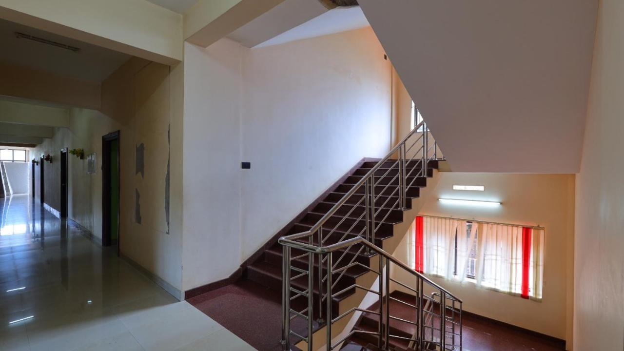Hotel Kukuresidency à Wadakkanchery Extérieur photo